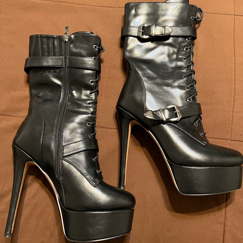 Ann Creek Buckle Booties Size 13